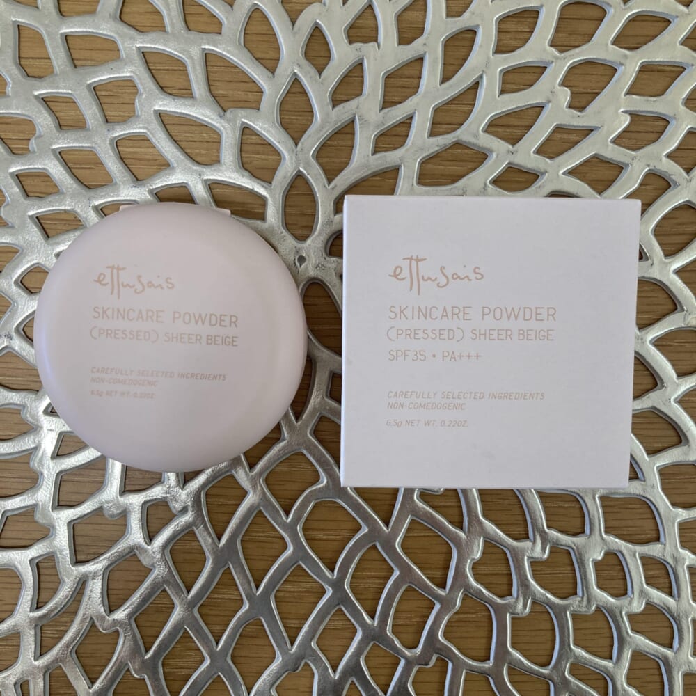 1月買ったもの　エテュセ　パウダー