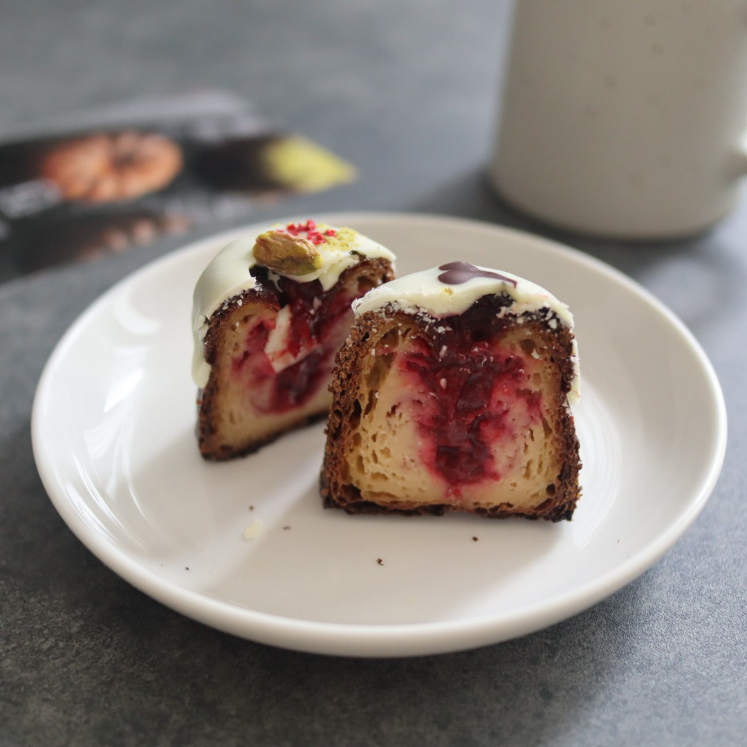 カヌレリテ ラズベリー&ピスタチオ