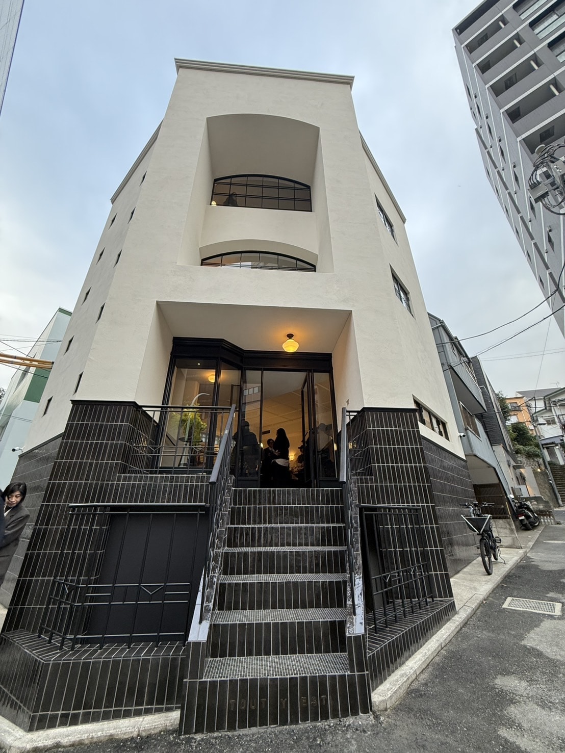 TOUT Y EST（トゥティエ トウキョウ）日本・東京　恵比寿　フラッグシップショップ
