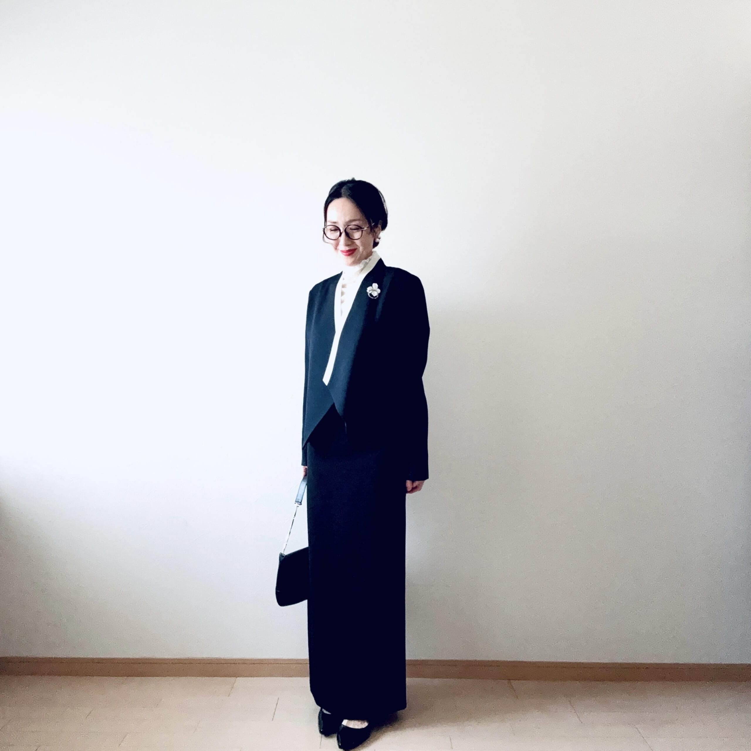 「SEA」のサージ着物ジャケット　IENA LA BOUCLE　インナー　AP STUDIO　シューズ　Ferragamo バッグ　GU サングラス