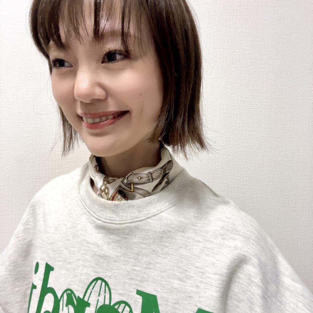 LEE3月号　レビュー　スウェット　スカーフ　春服　ファッション