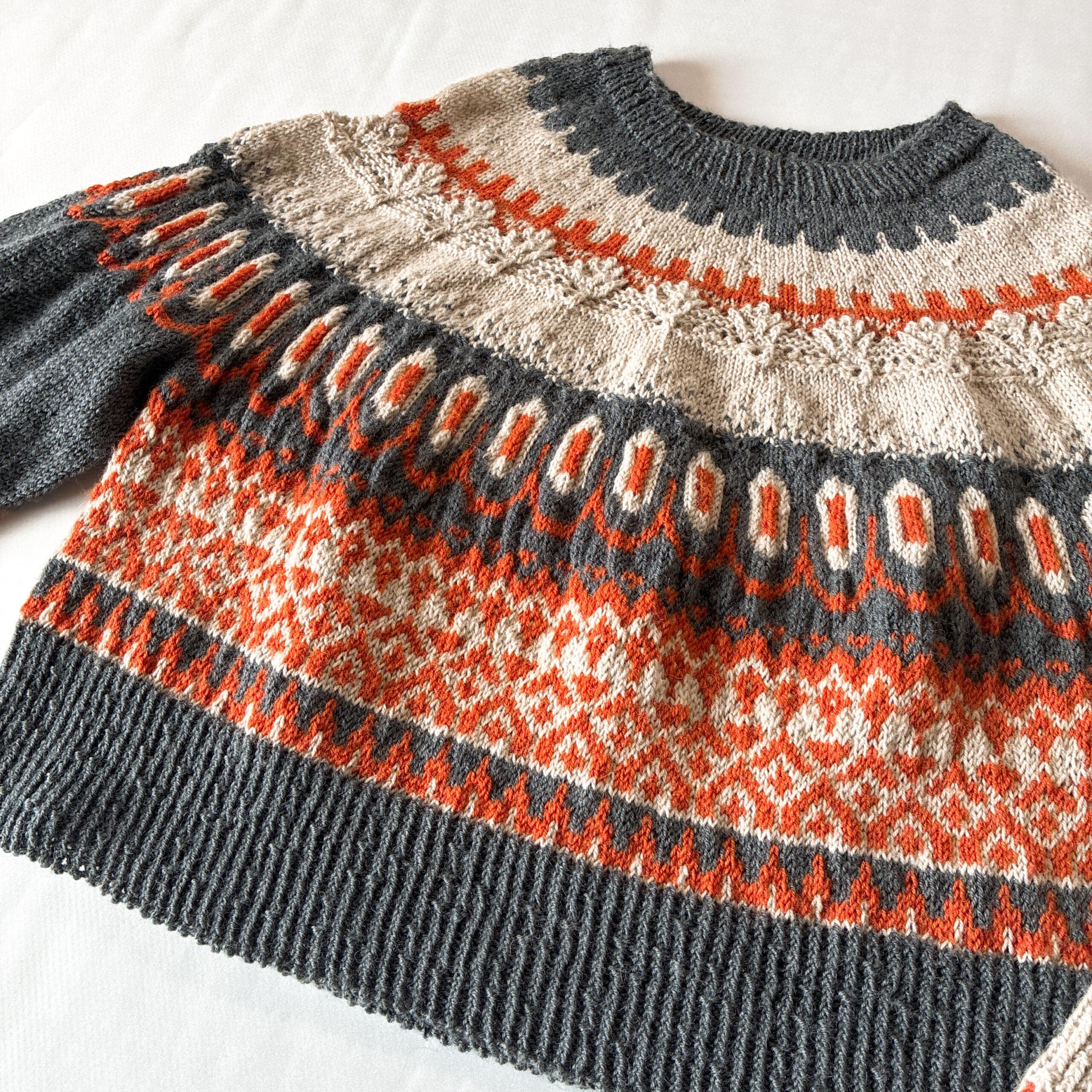 手編み　ニット　embersweater crayon hat クレヨン模様の編み込み帽子　midori hirose yukoshimizu