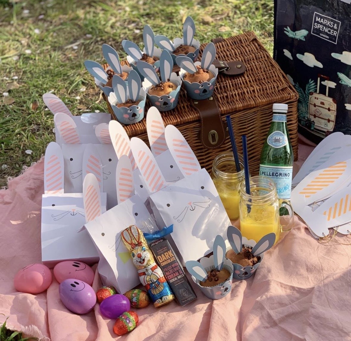 フライングタイガーのグッズを使ったイースターピクニック