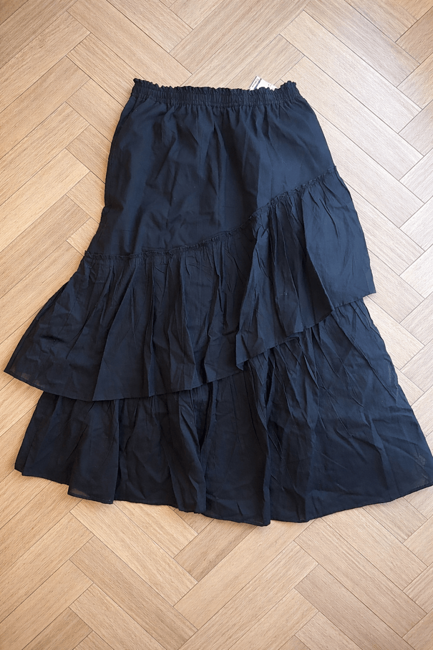 ワークマン　イレギュラーフリルスカート