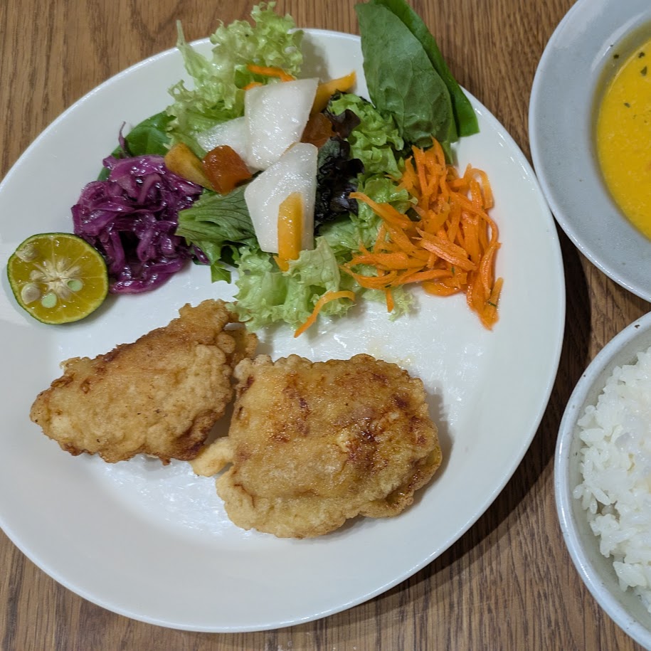 LEE100人隊コポ　料理　食器