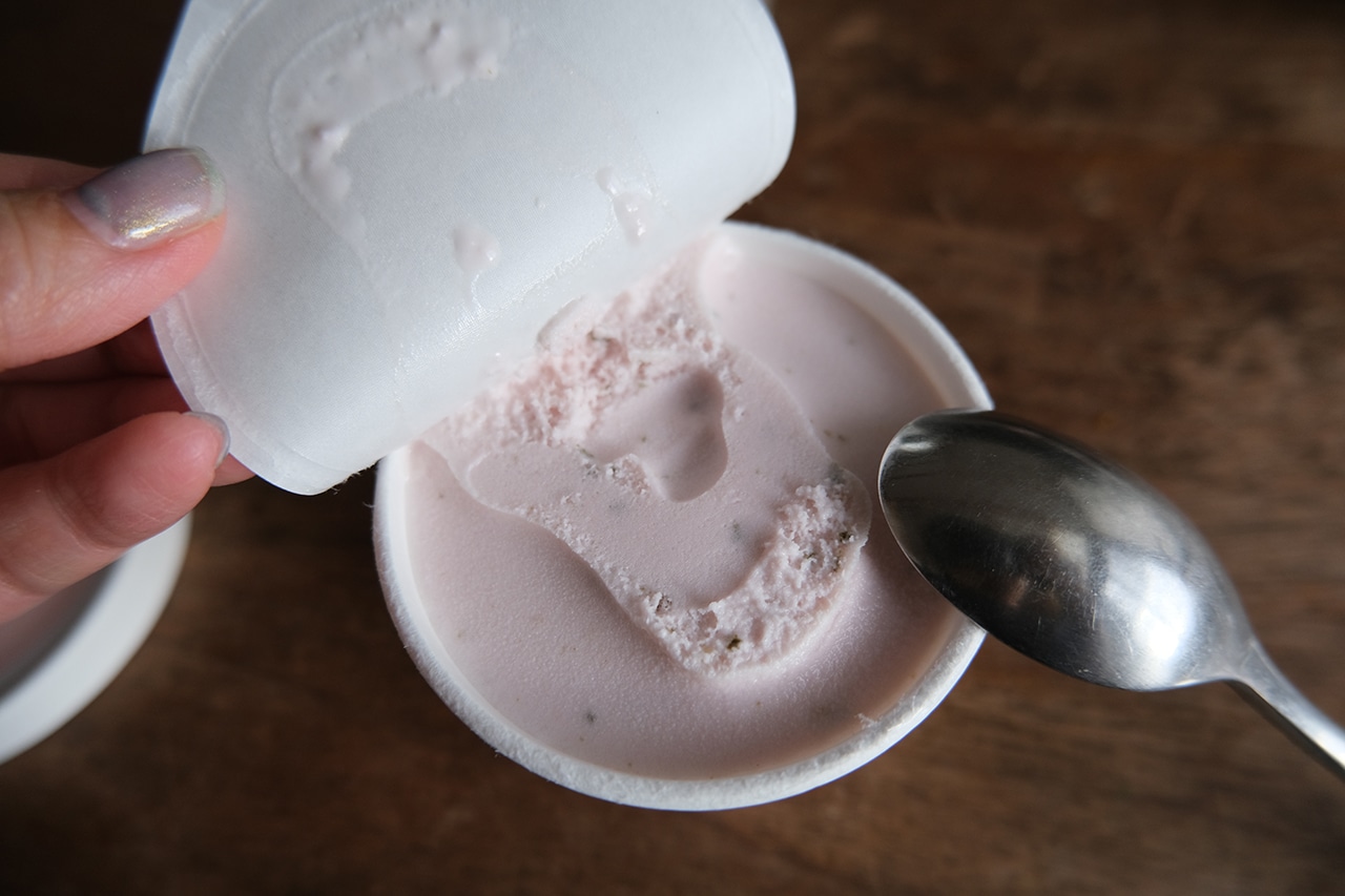 素材を生かしたアイス 桜もち風味使用シーン