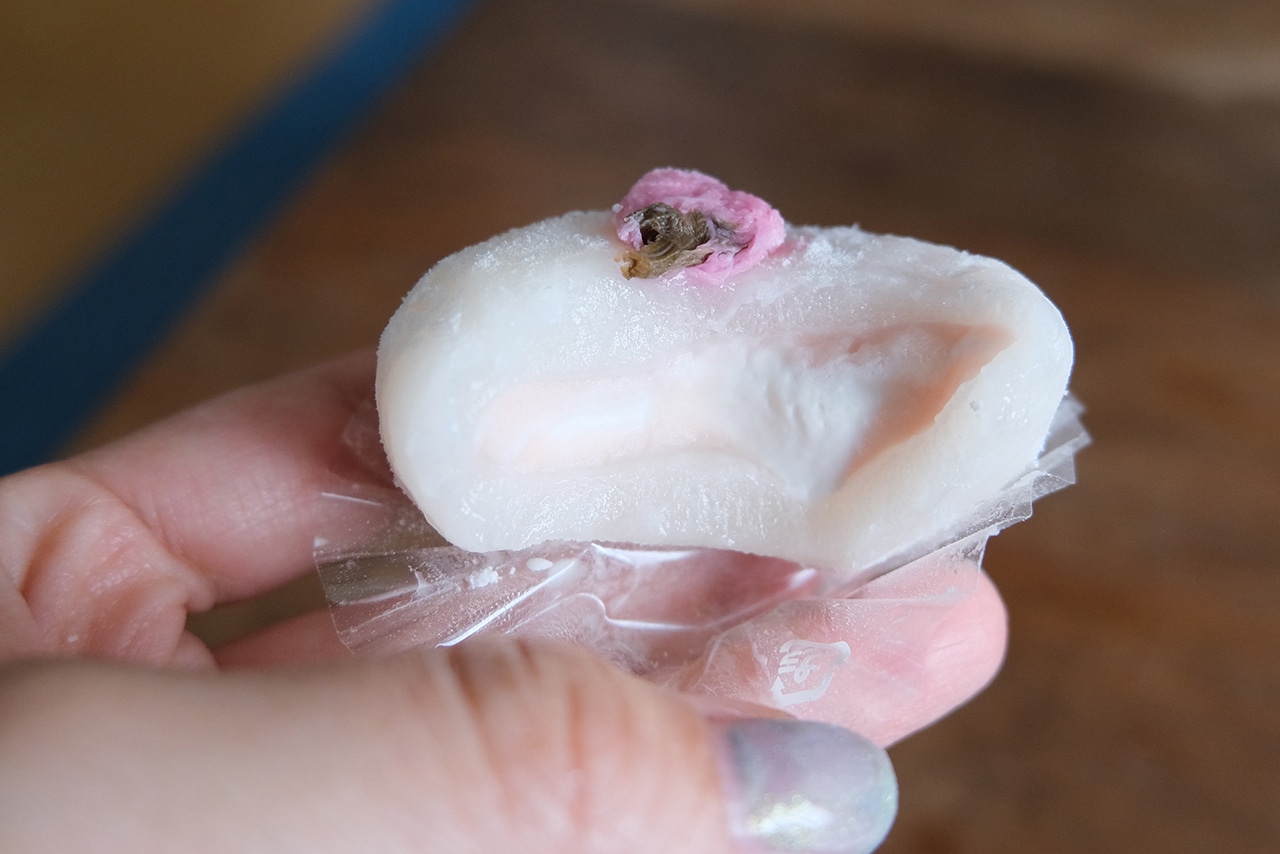 桜のクリーム大福アソート使用シーン