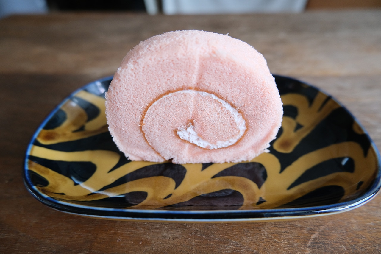 桜のロールケーキ使用シーン