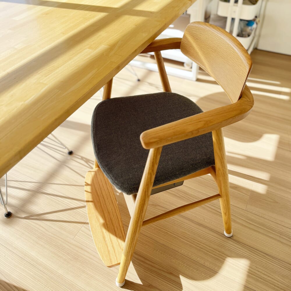 アクタス　椅子　小学生