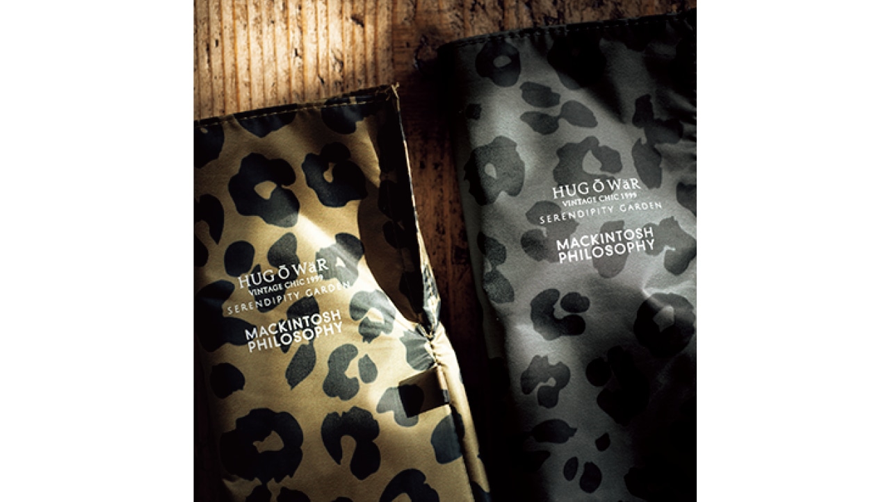 共布の袋に印した、雅姫さんのブランド「HUG Ō WäR」とマッキントッシュ フィロソフィーのダブルネームはコラボならでは。