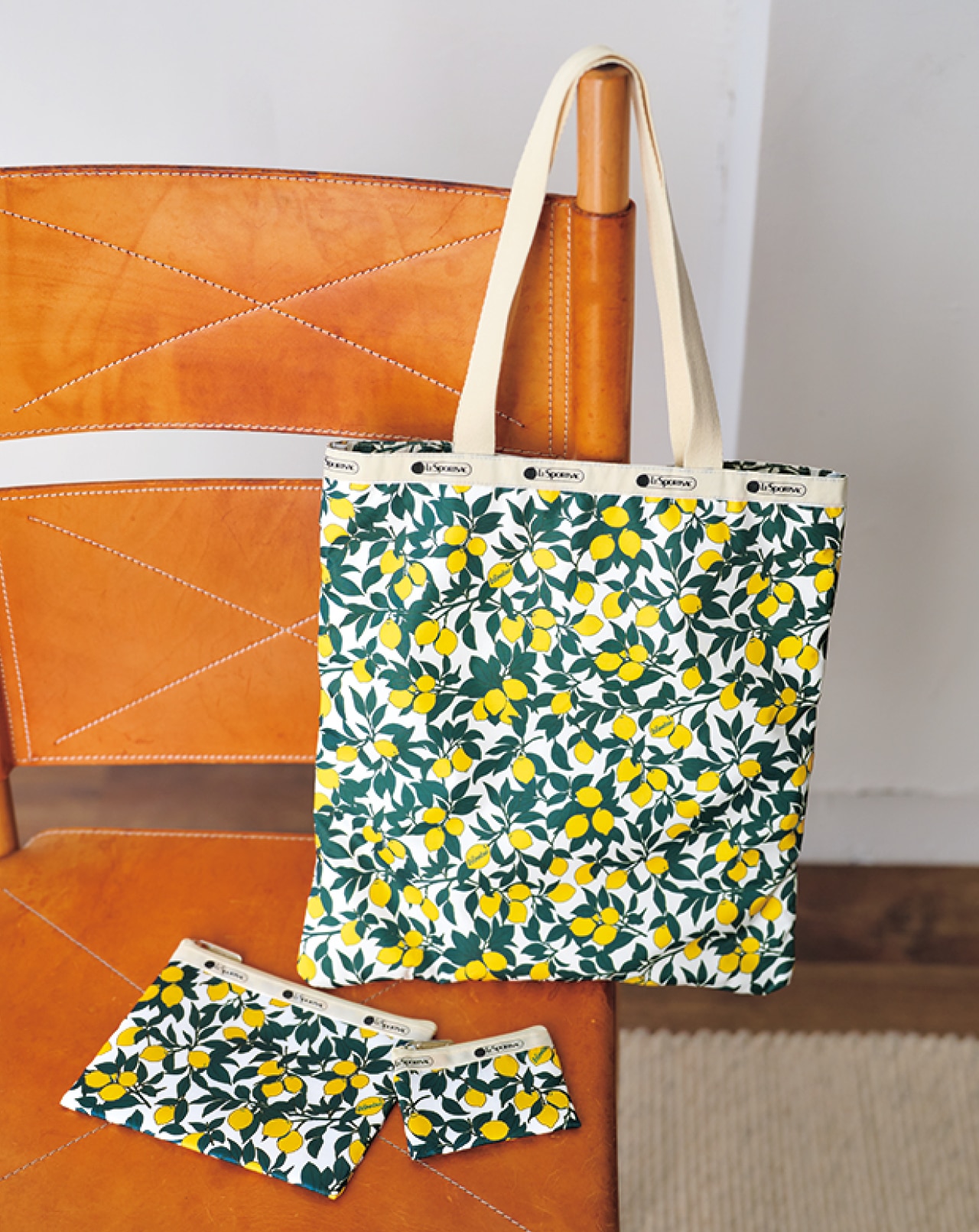 20th Anniv. LEE限定 LeSportsac(レスポートサック)【LEEマルシェ20th別注】LARGE EMERALD TOTE/レモンオーチャードと同柄の2026年LEE4月号付録ポーチ2個