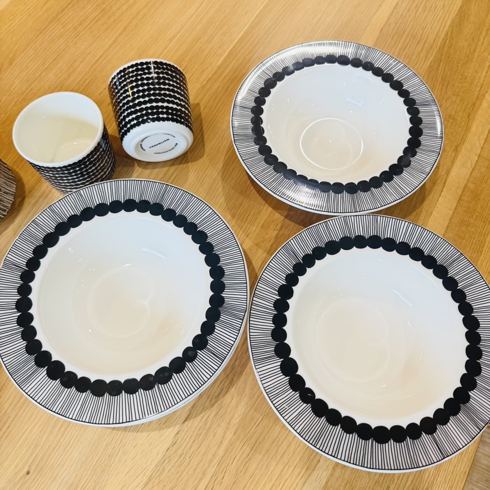 マリメッコ　シイルトラプータルハ　ディーププレート