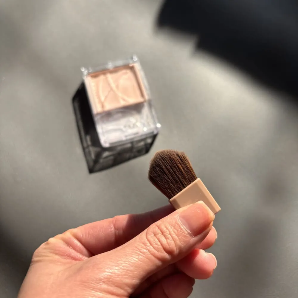 セザンヌ「トーンフィルターハイライト」山型ブラシ