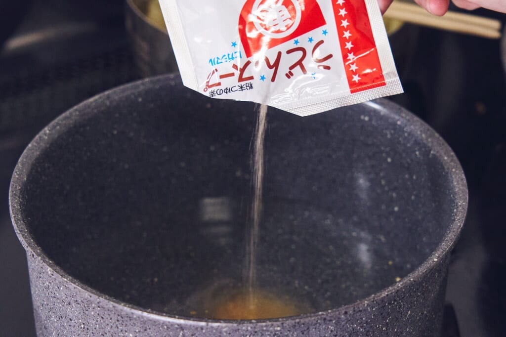 今井真実さん ヒガシマルうどんスープのきざみうどん