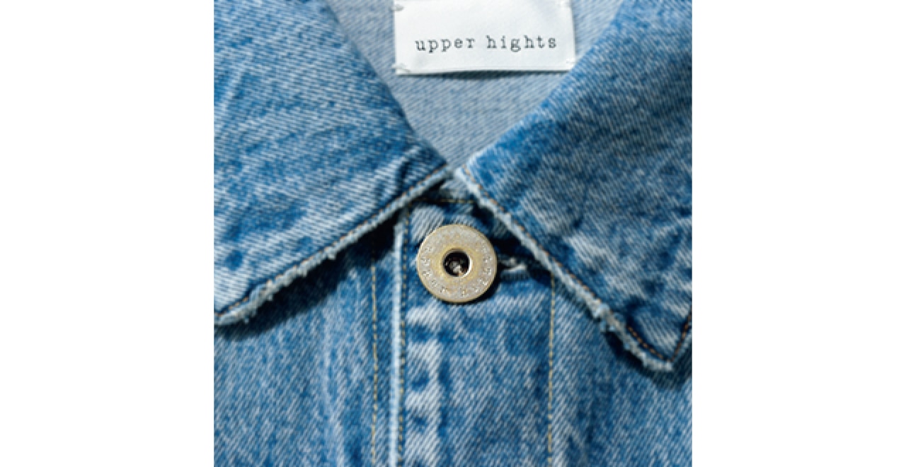 生地のカラー、加工名は「20years」。ボタンもヴィンテージを思わせる加工が。