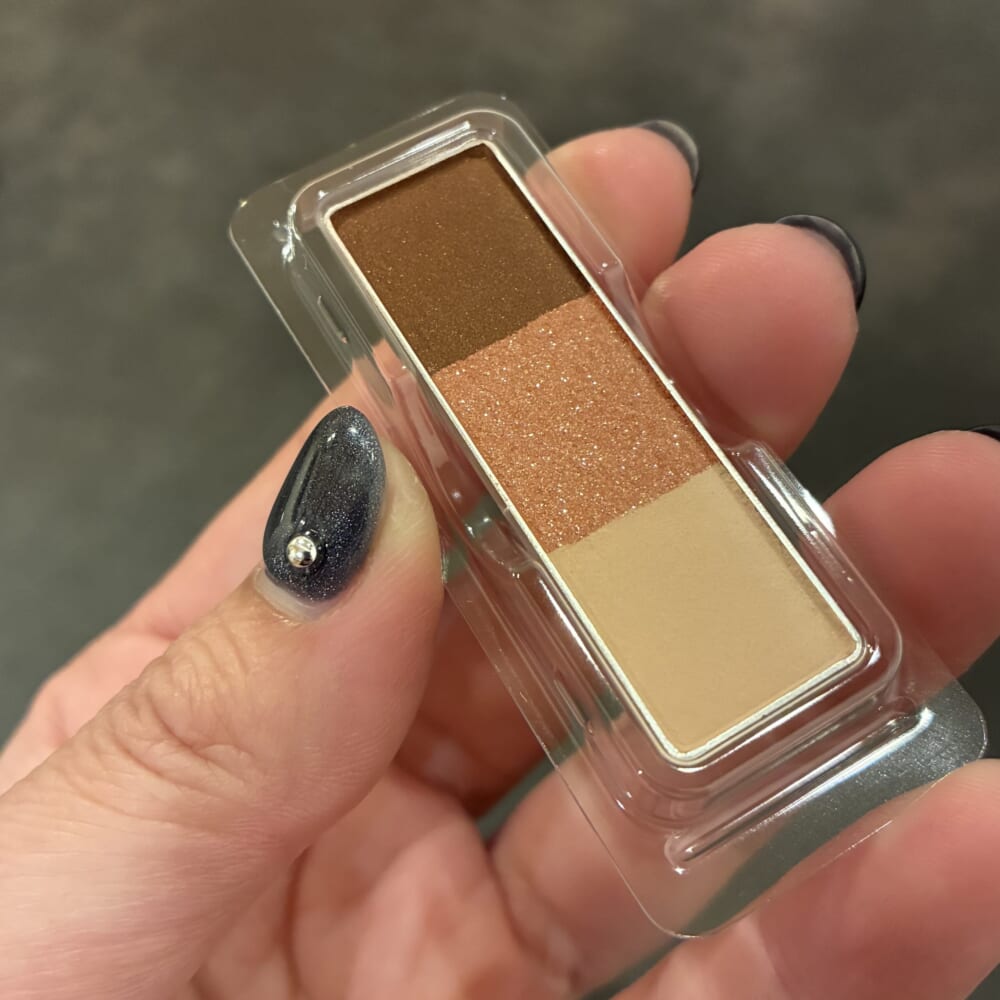 デザイニングアイブロウ３D 　グリッター　KATE