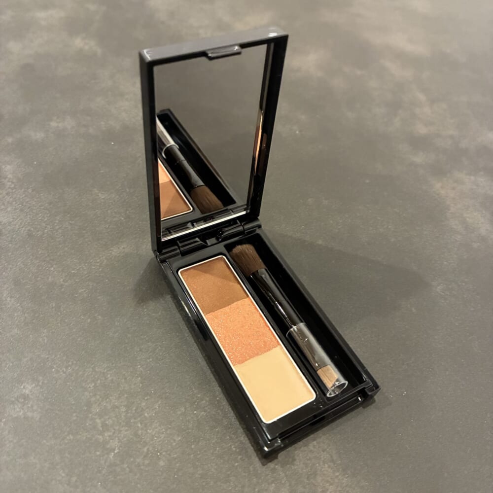 デザイニングアイブロウ３D 　グリッター　KATE