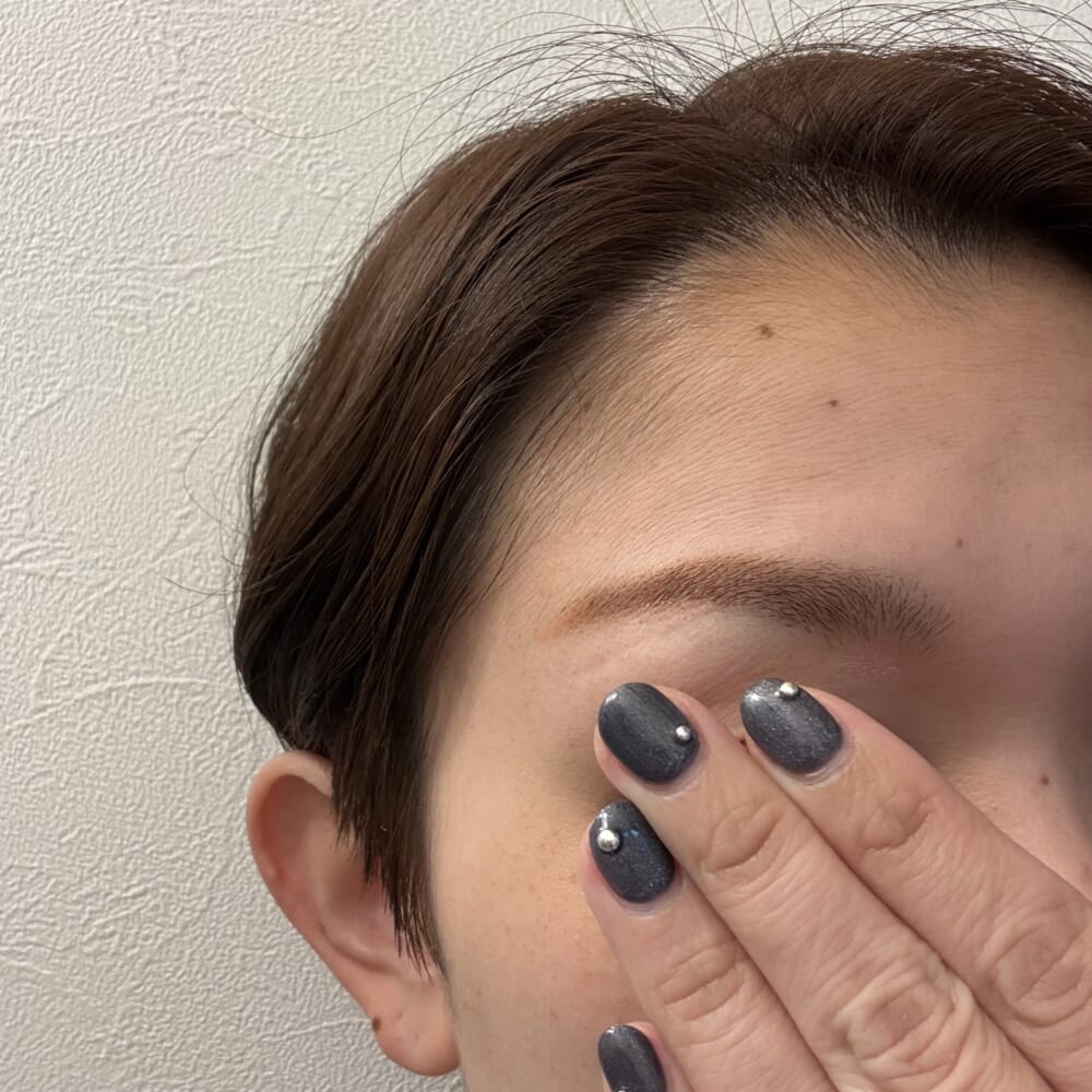 デザイニングアイブロウ３D 　グリッター　KATE