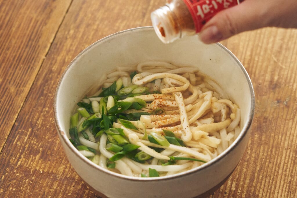 今井真実さん ヒガシマルうどんスープのきざみうどん