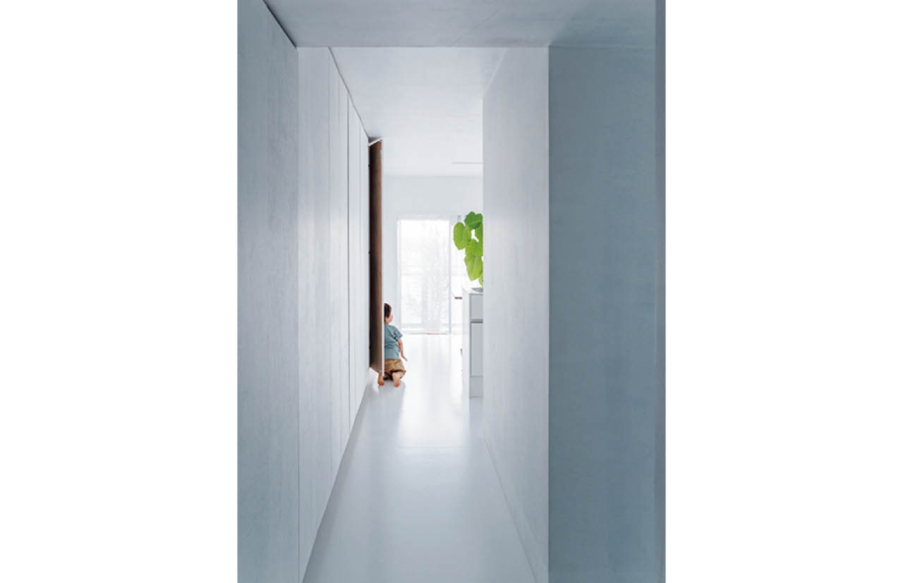 3DKのマンションを、明るい三面採光の1LDKにリノベ