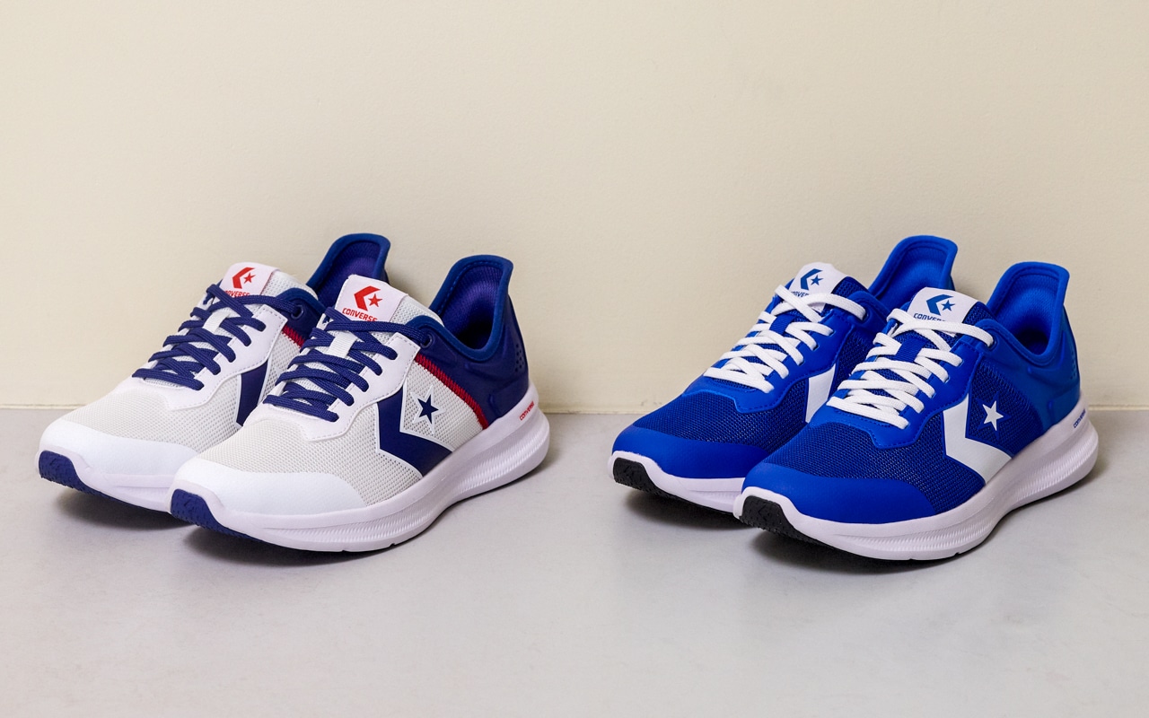 靴「DAYSTAR SLIT SLIDE」(左〈モデル着用〉)(各)¥8250/コンバースインフォメーションセンター(コンバース)