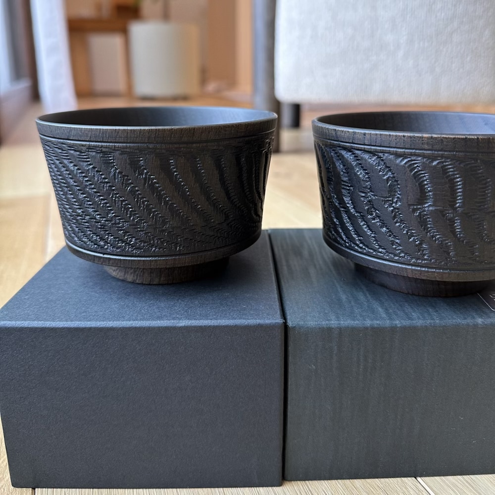 mina perhonen（ミナ ペルホネン）の新作ラウンドトレイと角田淳さんの