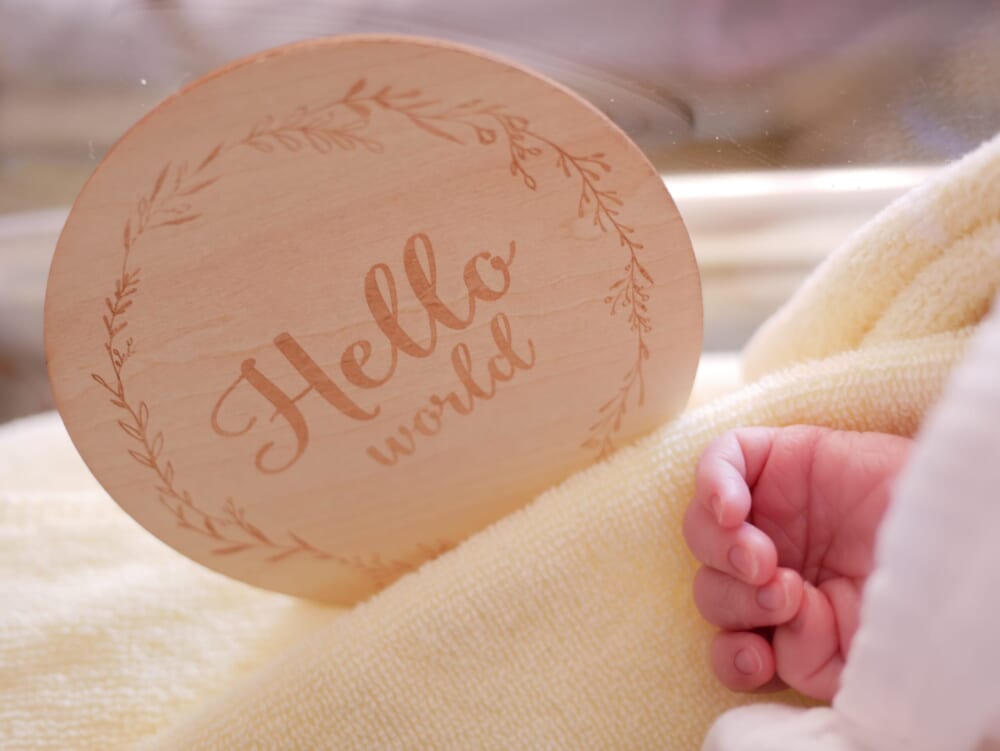 赤ちゃん　新生児　出産