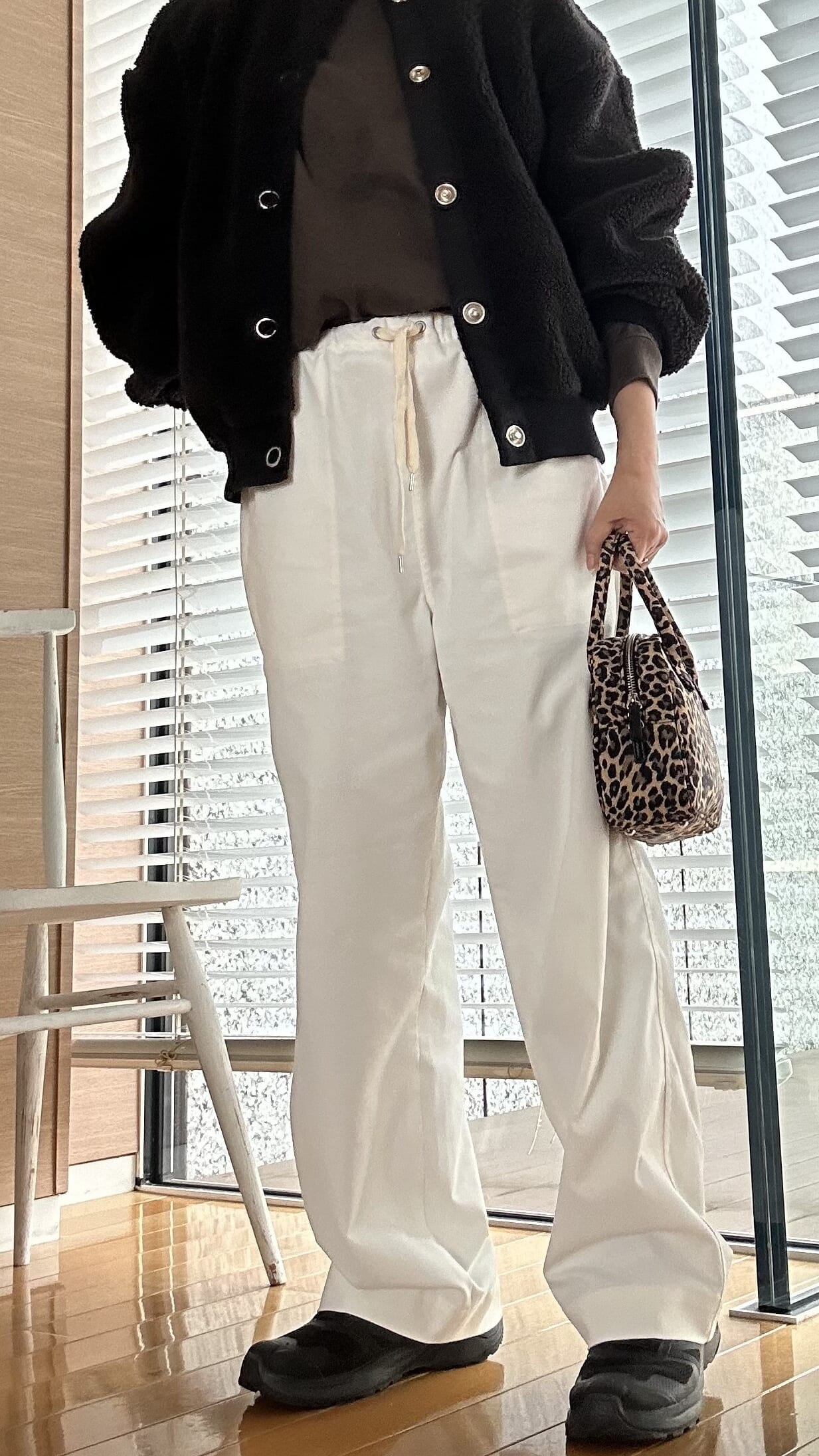 12closet LEEマルシェ 白パンツ 大人カジュアル 多機能ザ・エブリバディパンツ 多機能 ニューエラ