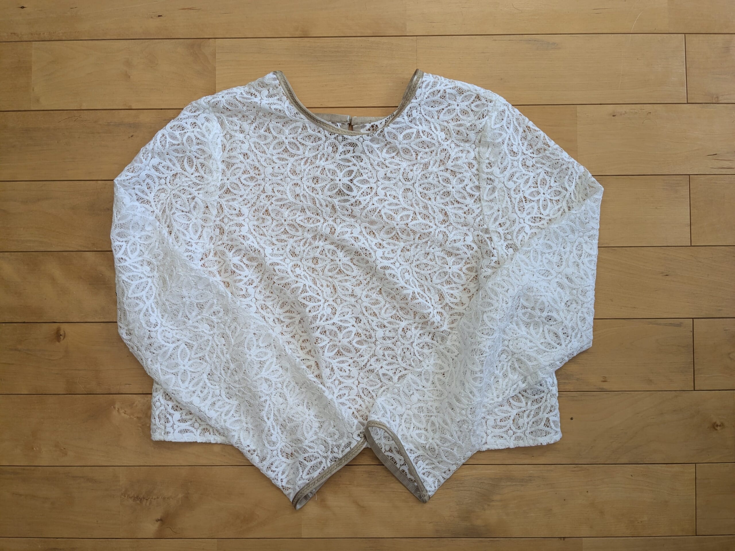 セレモニー　レースブラウス