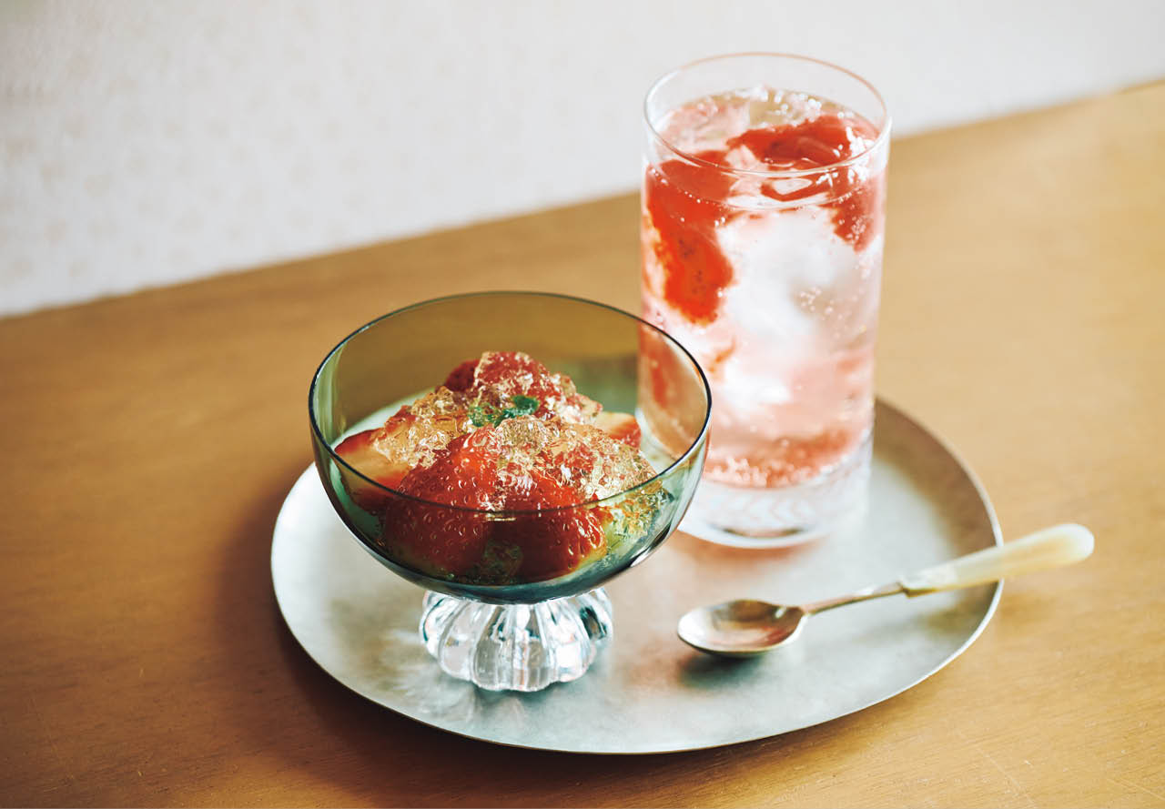 いちごの白ワインジュレ withいちごジャムのモクテル