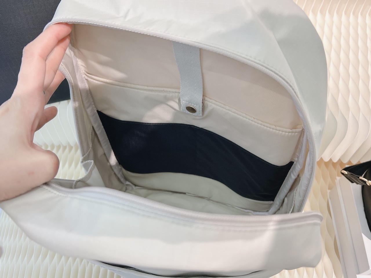 レスポートサック　アーバンエッセンス　At Avenue Backpackの内側