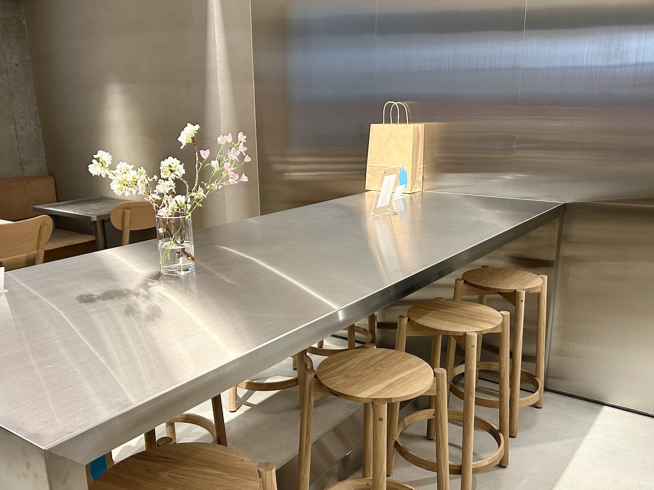 ブルーボトルコーヒー 原宿カフェ　店内