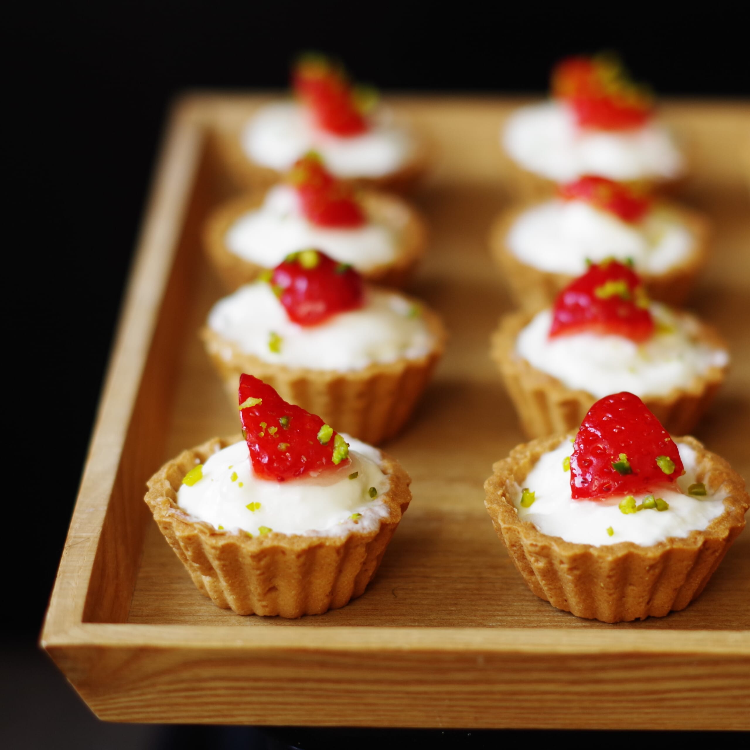 いちごのレアチーズムースタルト　ミニ