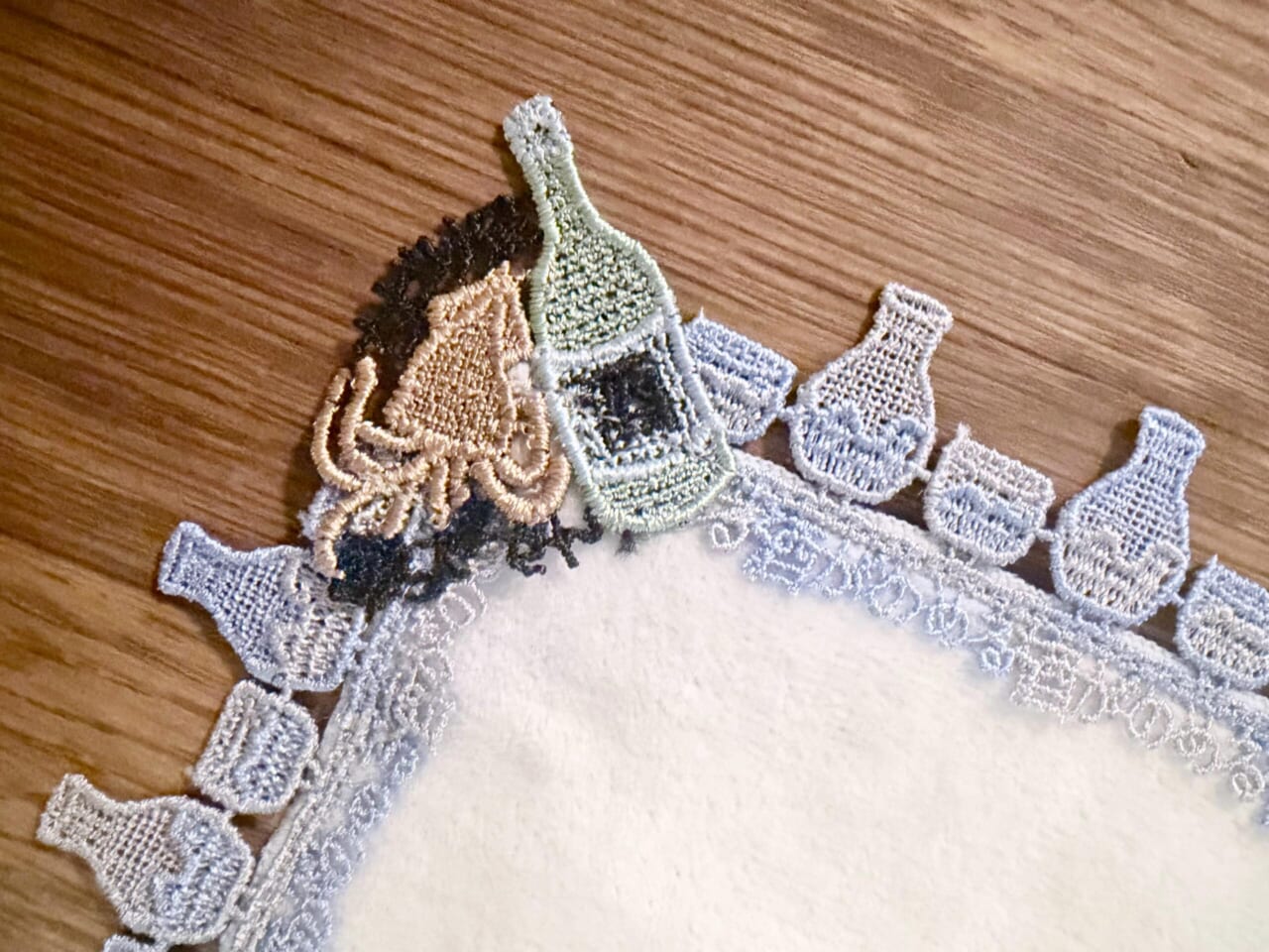 近沢レース店　タオルハンカチ「お酒」