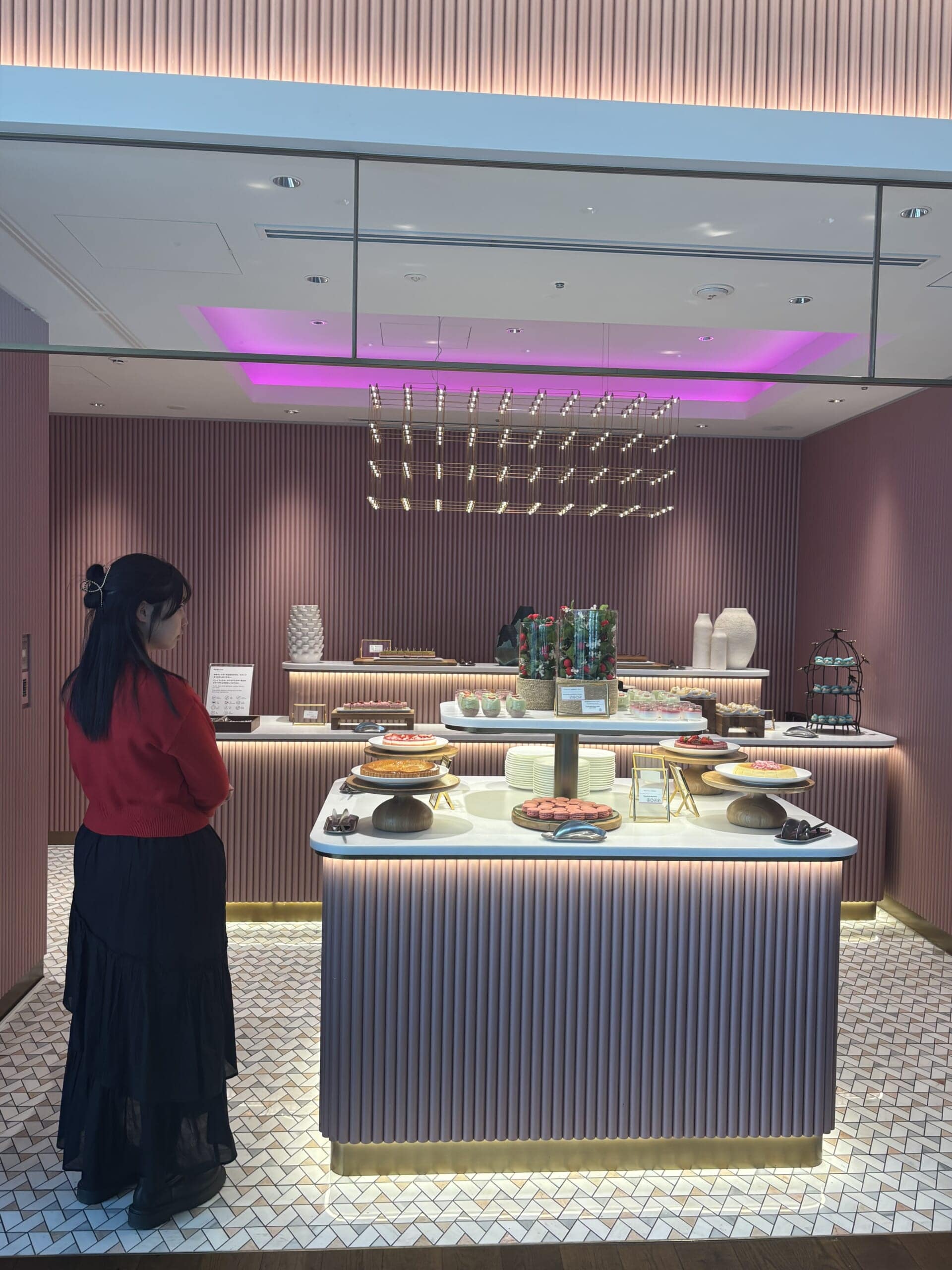 ウェスティンホテル横浜のランチを楽しむ娘