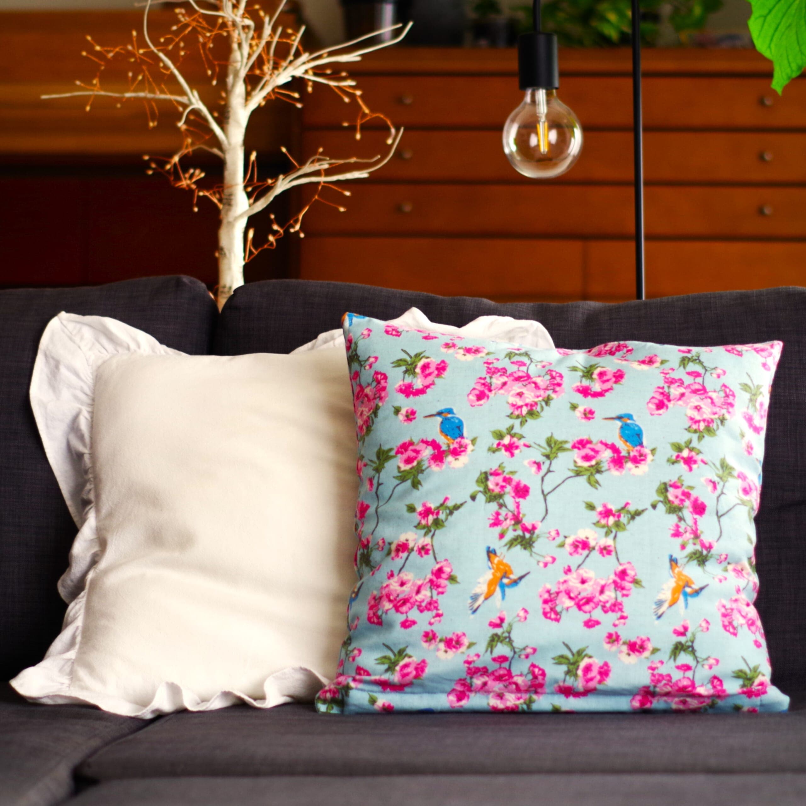 Madu（マディ）カワセミブルームのクッションカバー　インテリア