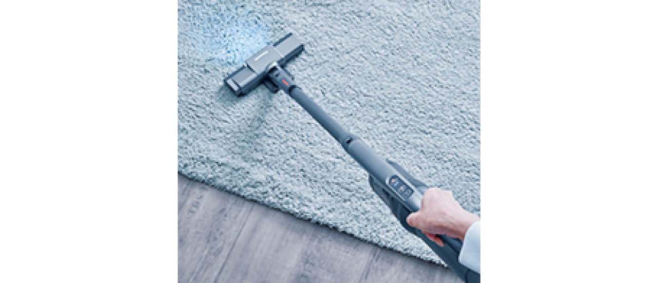 ヘッドに2種の混毛ブラシを搭載し、さまざまな床材に対応