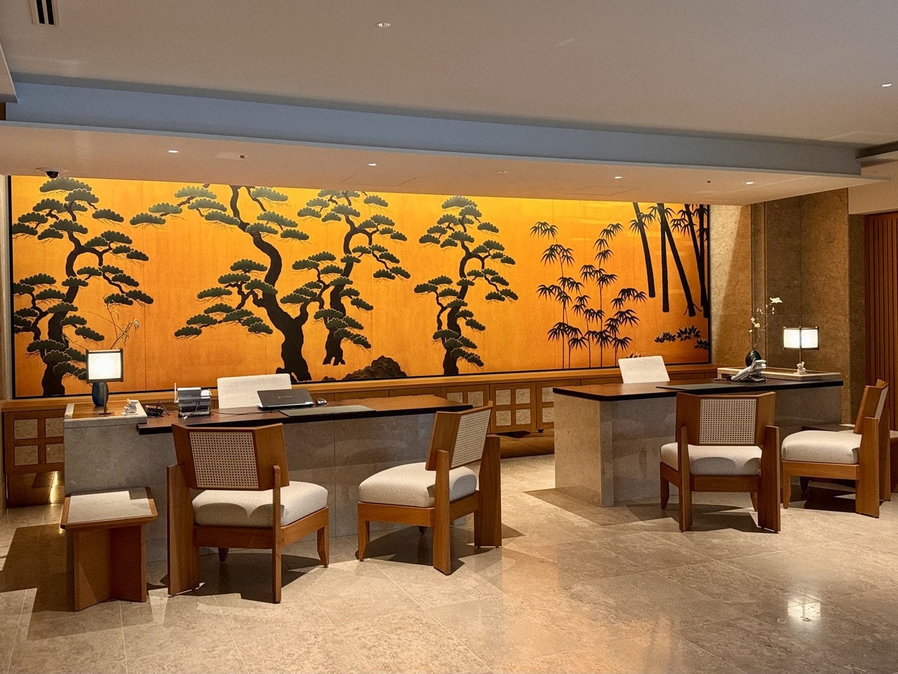 「帝国ホテル京都」手続きカウンター