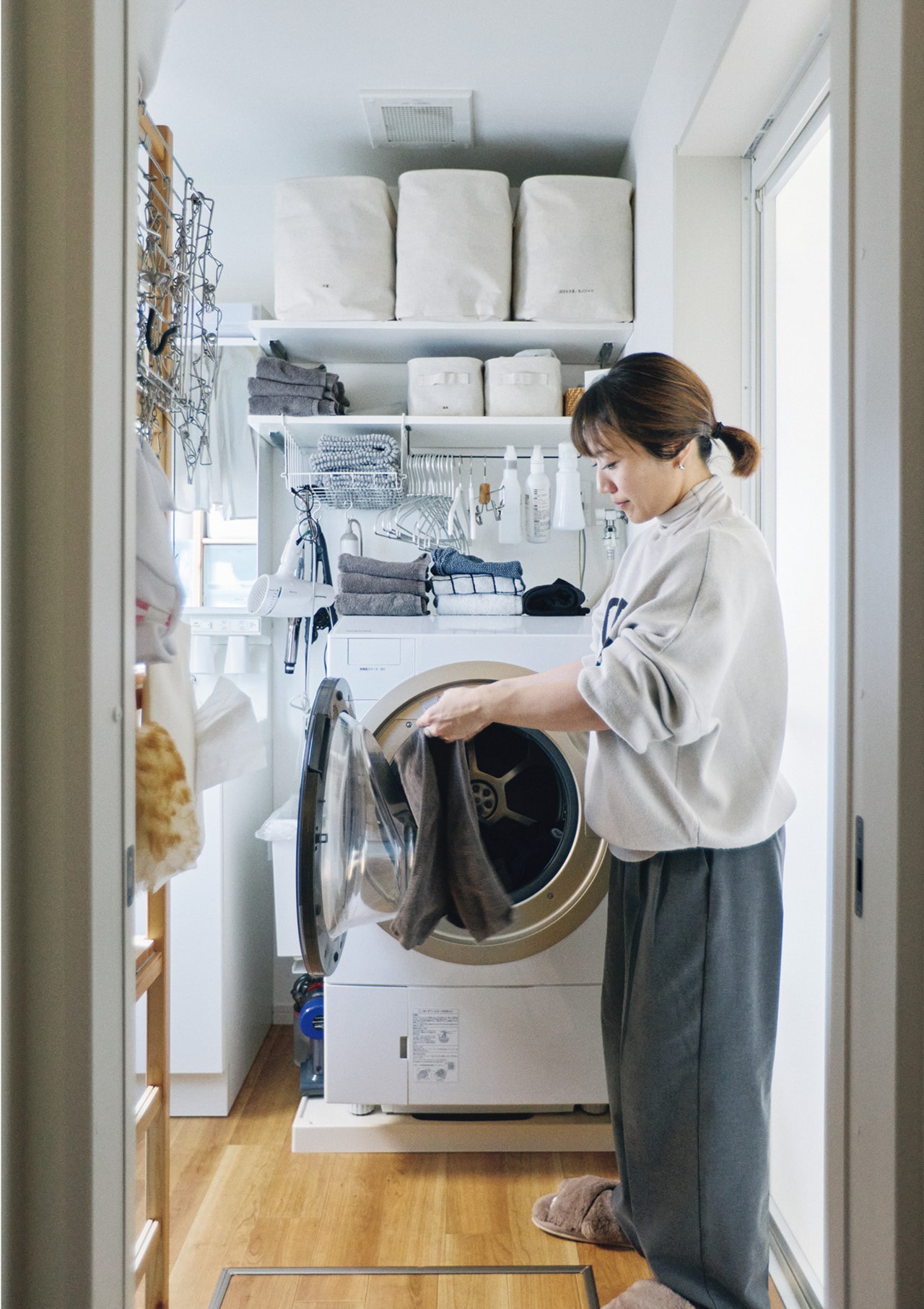 乾燥機能をフル活用。1階でほぼすべての洗濯家事を完結!