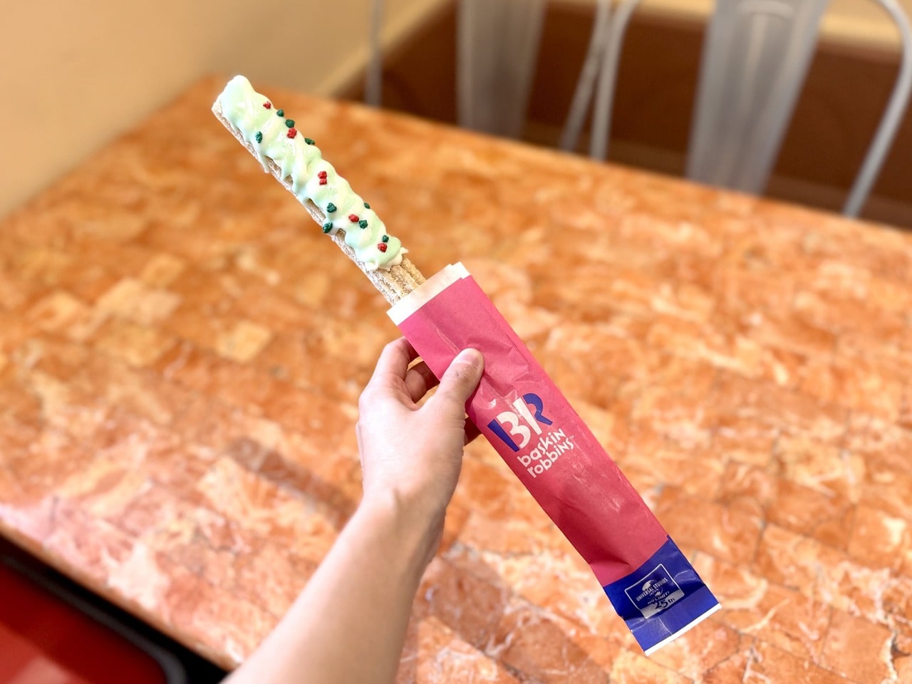 USJ25周年食べ歩きメニュー「サーティワン・チュリトス​ ～ポッピングシャワー～​」全体