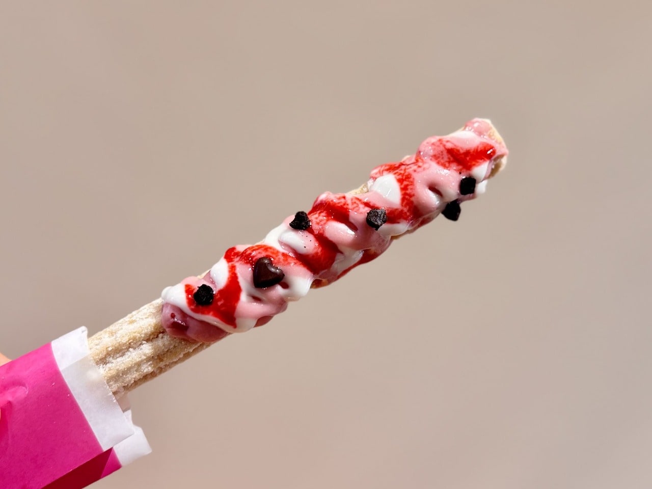 USJ25周年食べ歩きメニュー「サーティワン・チュリトス​ ～ラブポーションサーティワン～」トッピングアップ