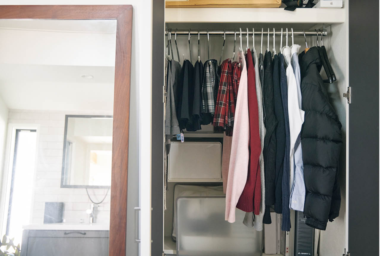 ファミクロはなくてもOK。でも娘の制服類だけは洗面室にクローゼットを増設