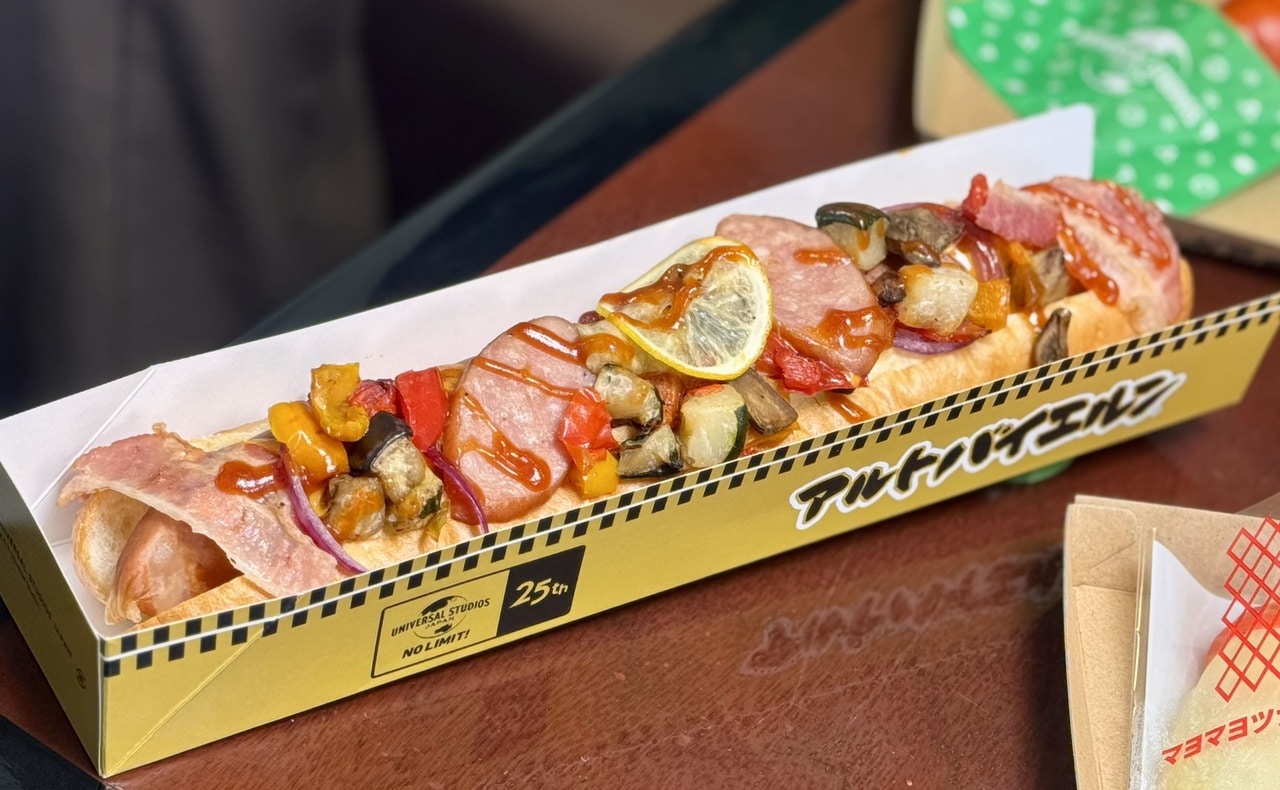 USJ25周年食べ歩きメニュー「アルトバイエルン・ドッグ ～ミート・モンスター～」全体