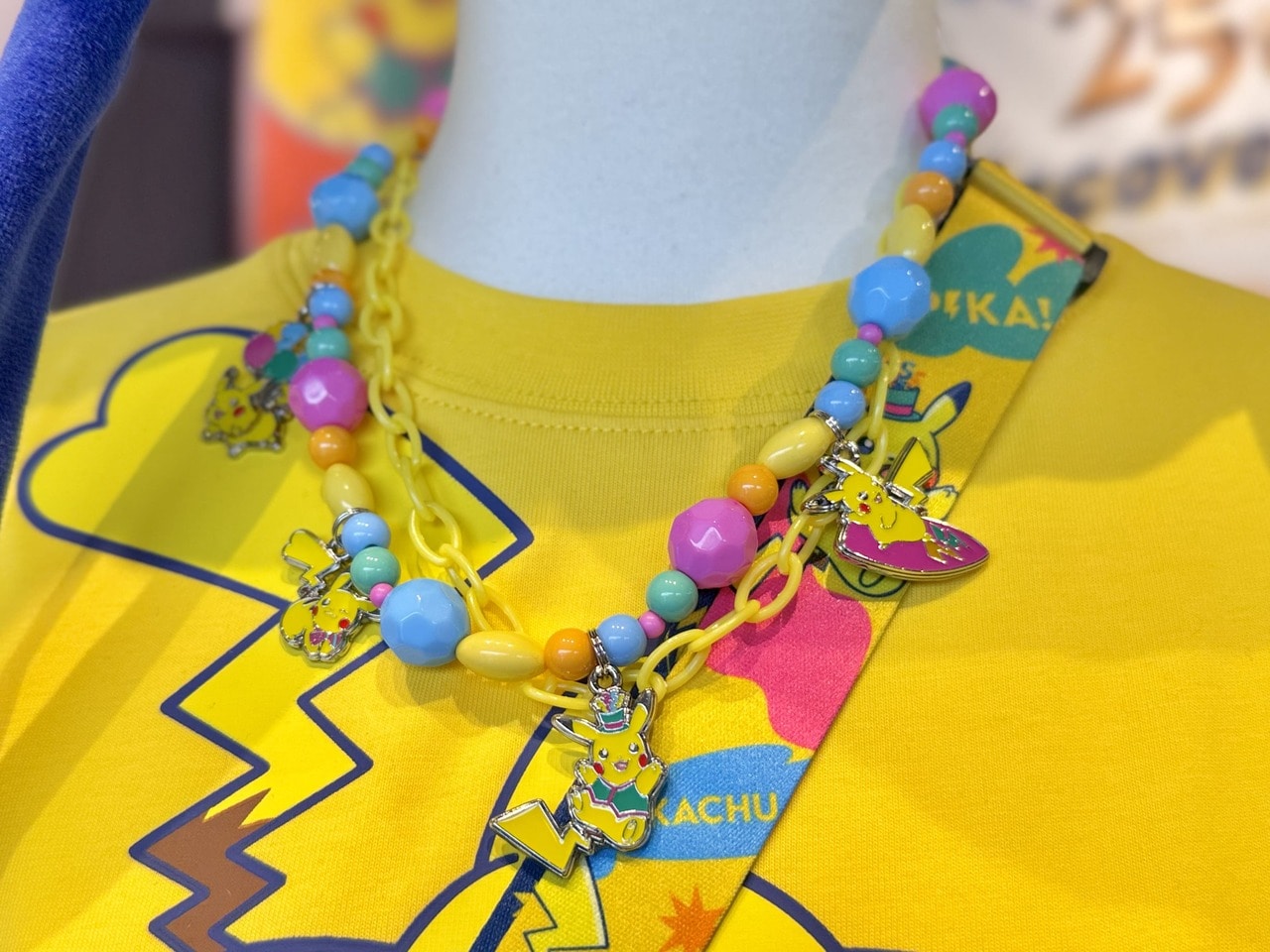 USJ25周年ピカチュウ身に着けグッズ「ネックレス」着用イメージ