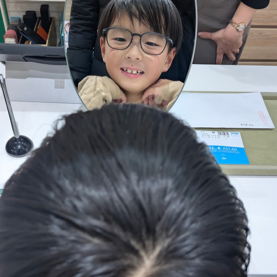 はじめての眼鏡　眼鏡市場　こども