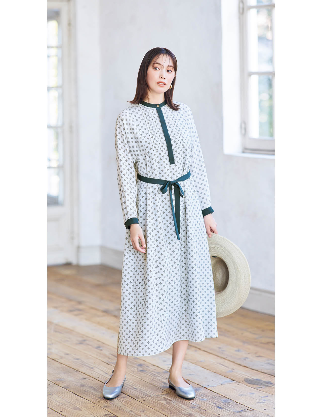 蛯原友里さんのマッキントッシュ フィロソフィー LUCKENBOOTH（ラッケンブース）のコーデ