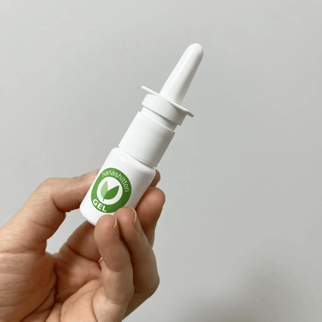 「鼻しっとりジェル」手に持ったところ