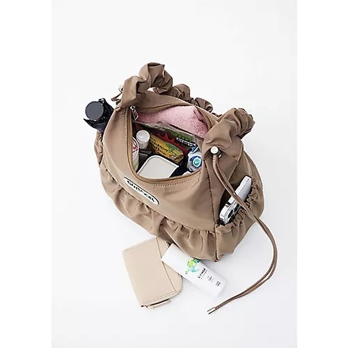 OUTDOOR PRODUCTS
【LEE別注】LEE100人隊おでかけ部 別注・可愛げ2wayギャザーショルダー
￥8,250