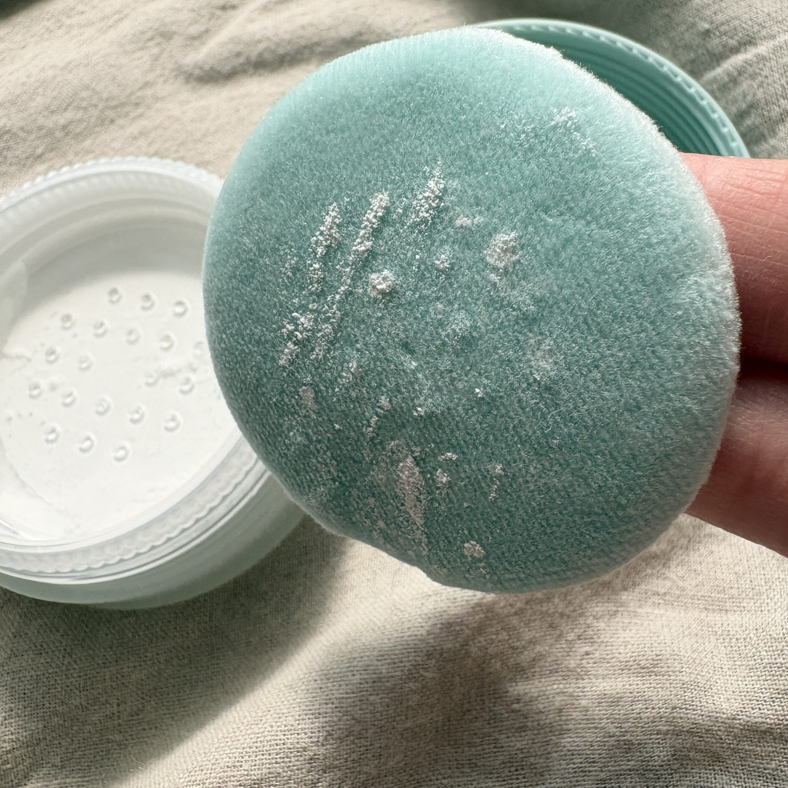 イニスフリー　パウダー　フェイスパウダー　メイク