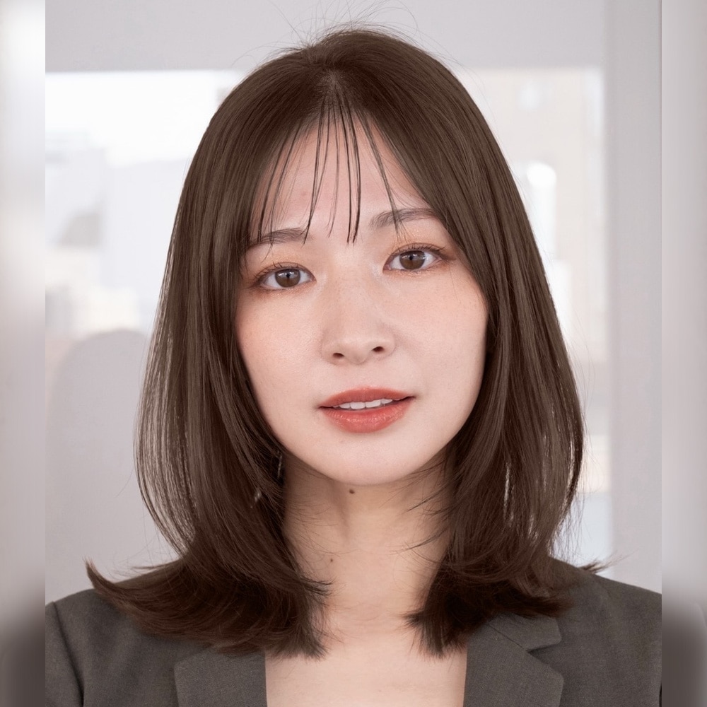 きちんと＆華やかを両立する重く見えないミディアムレイヤー　アザーカット０２